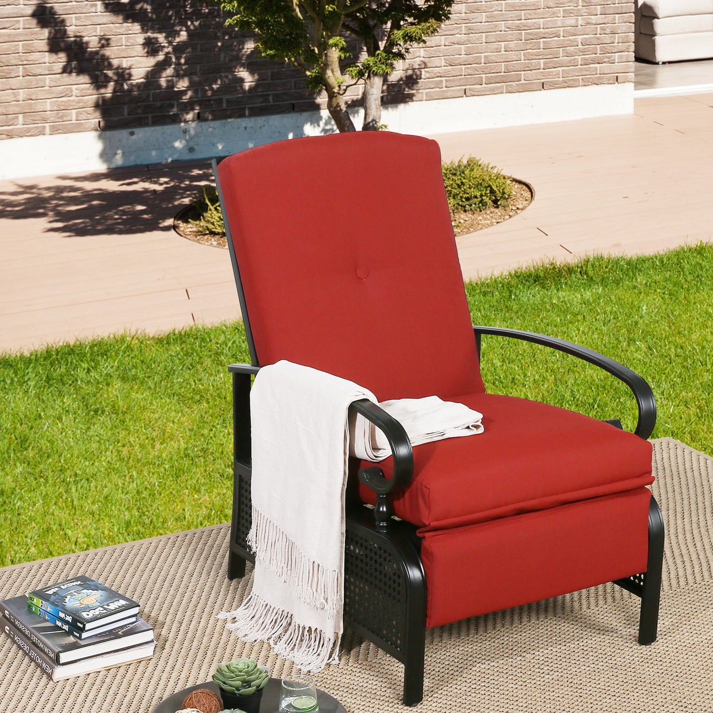 Patio Recliner Chair Automatic Adjustable Back Outdoor Lounge Chair with 100% Olefin Cushion (Red)